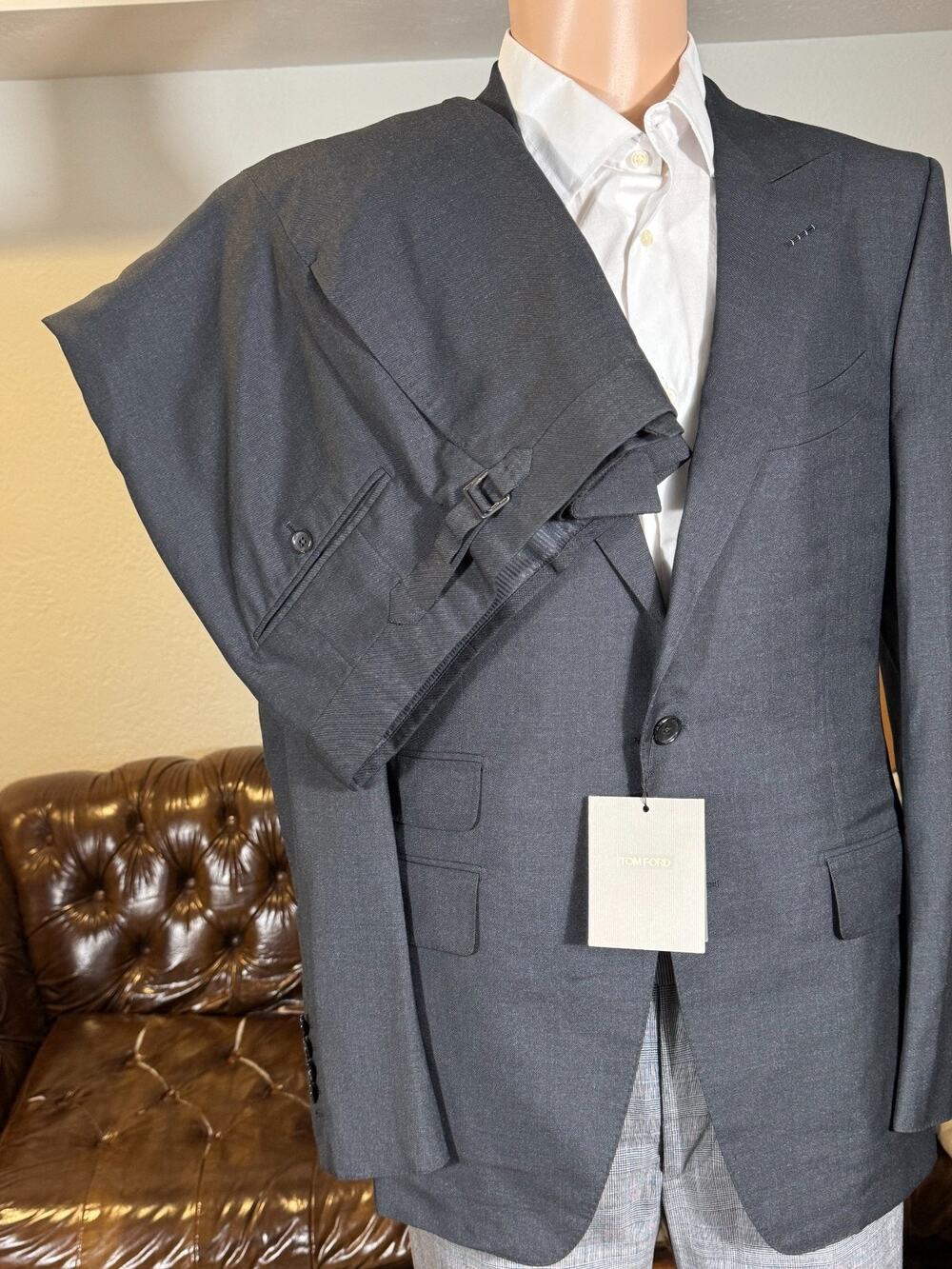 Tom Ford Charcoal Wool Silk Peak Lapel 2Pc Suit 50R EU 40R US 34x32 Pant New